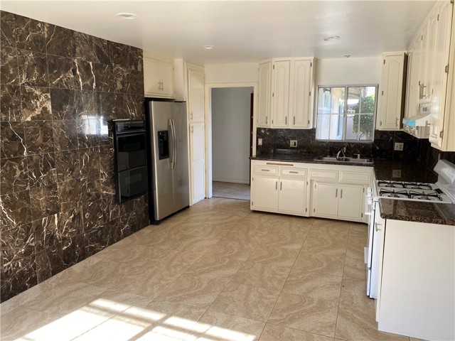 Detail Gallery Image 2 of 41 For 16131 Nassau Ln, Huntington Beach,  CA 92649 - 3 Beds | 2 Baths