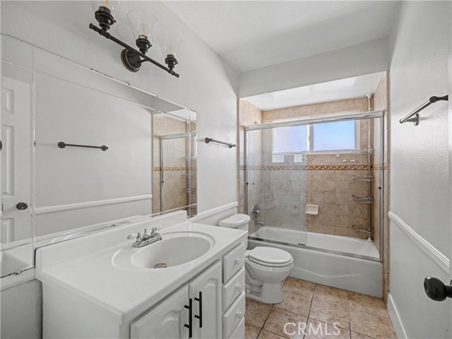 Detail Gallery Image 16 of 62 For 6151 Neddy, Woodland Hills,  CA 91367 - 3 Beds | 2 Baths