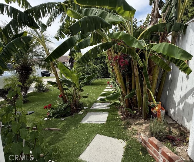 Detail Gallery Image 8 of 10 For 7758 Eton Ave, Canoga Park,  CA 91304 - 1 Beds | 1 Baths