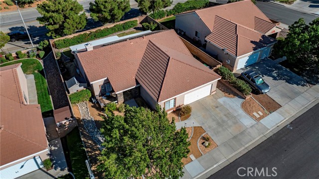 40266 Racquet, Palmdale CA: https://media.crmls.org/medias/a3b1dd4e-01f7-4555-ab3c-ffc8656ef500.jpg