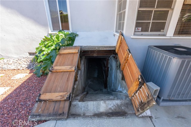 Detail Gallery Image 23 of 24 For 6909 Peach Ave, Van Nuys,  CA 91406 - 4 Beds | 2 Baths