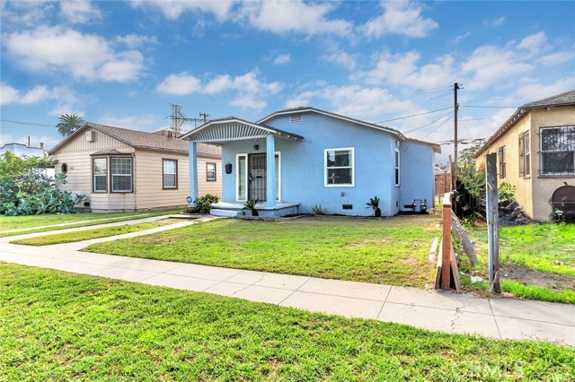 Detail Gallery Image 2 of 25 For 926 East 97th Street, Los Angeles,  CA 90002 - 2 Beds | 1 Baths