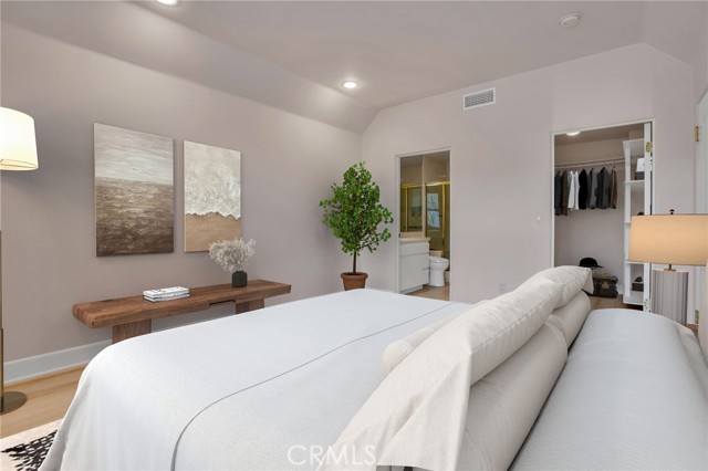 Detail Gallery Image 8 of 15 For 390 S Sepulveda Bld #102,  Los Angeles,  CA 90049 - 2 Beds | 2 Baths