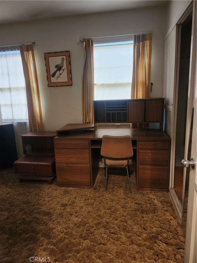 https://media.crmls.org/medias/a3b42865-ddfd-465e-b12a-5a764022b39d.jpg?preset=X-Large