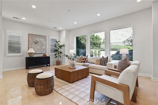 Detail Gallery Image 11 of 65 For 5567 Heritage Oak Dr, Lake Forest,  CA 92679 - 4 Beds | 3/1 Baths