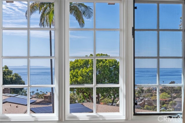 Detail Gallery Image 18 of 40 For 590 Diamond Street, Laguna Beach,  CA 92651 - 5 Beds | 4/1 Baths