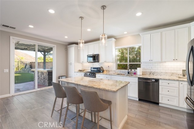 Detail Gallery Image 5 of 55 For 33032 Canopy Ln, Lake Elsinore,  CA 92532 - 4 Beds | 2/1 Baths