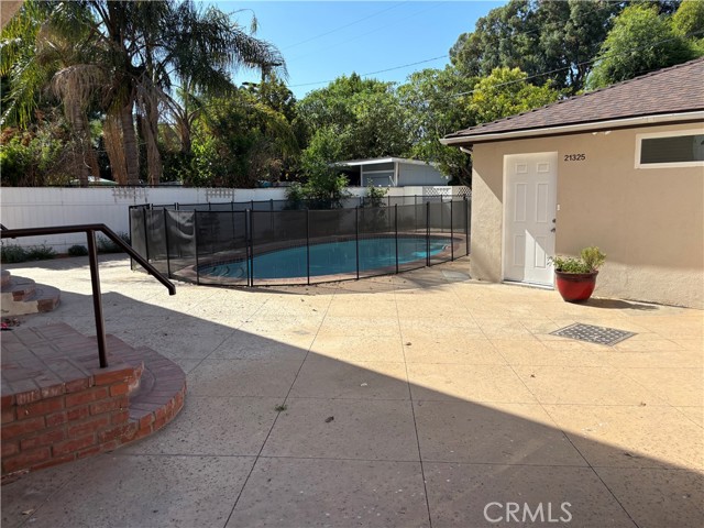 21327 De La Osa, Woodland Hills CA: https://media.crmls.org/medias/a3b4cb0d-1c28-4af1-ab39-60a83f4e6038.jpg