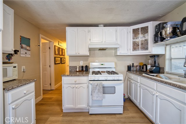 Detail Gallery Image 7 of 12 For 700 S Shafter #20,  Shafter,  CA 93263 - 3 Beds | 1/1 Baths