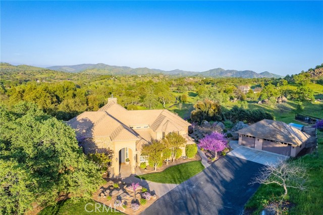 Detail Gallery Image 13 of 75 For 16115 Deer Path, Clovis,  CA 93619 - 5 Beds | 3/1 Baths