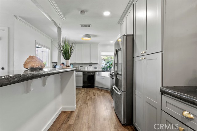 715 W South Street, Anaheim CA: https://media.crmls.org/medias/a3b5d6b0-30ea-4c58-90c0-a0dd3f2171d0.jpg