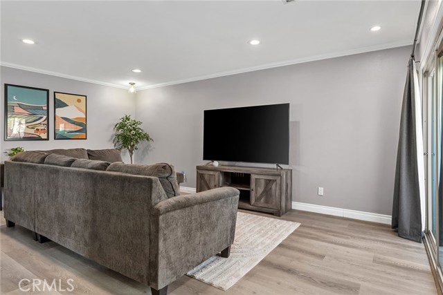 Detail Gallery Image 4 of 23 For 5523 Pioneer Bld, Whittier,  CA 90601 - 2 Beds | 2/1 Baths