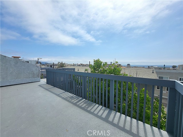 Detail Gallery Image 6 of 37 For 161 Monterey a,  Hermosa Beach,  CA 90254 - 3 Beds | 2/1 Baths