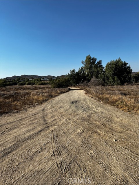 0 SE Morton, Lake Elsinore CA: https://media.crmls.org/medias/a3b66563-885e-44bf-ae3a-873b57f7196b.jpg