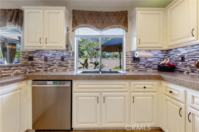 Detail Gallery Image 9 of 55 For 27 Calle Verano, Rancho Santa Margarita,  CA 92688 - 4 Beds | 2/1 Baths