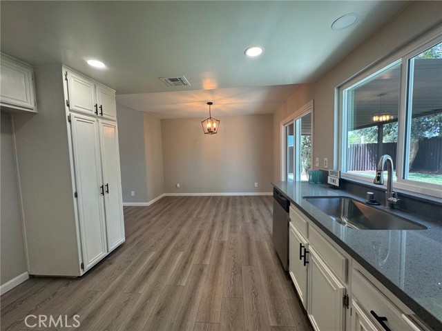 Detail Gallery Image 9 of 22 For 1003 Lightcap St, Lancaster,  CA 93535 - 2 Beds | 2 Baths
