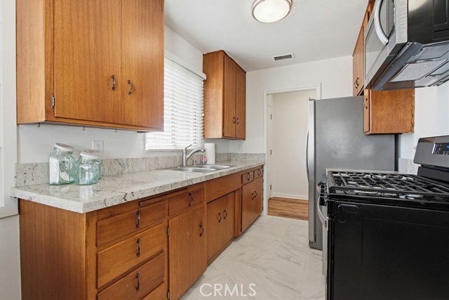 Detail Gallery Image 22 of 50 For 211 S Date, Anaheim,  CA 92805 - 3 Beds | 1 Baths