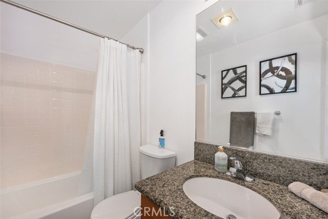 Detail Gallery Image 18 of 28 For 6938 Laurel Canyon Bld #101,  North Hollywood,  CA 91605 - 2 Beds | 2 Baths