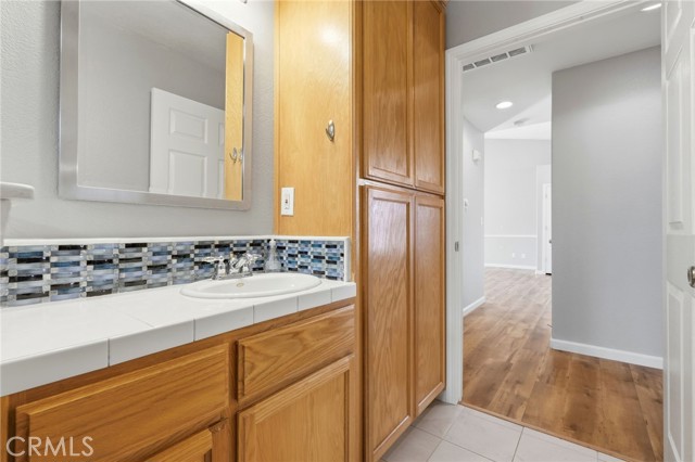 Detail Gallery Image 38 of 57 For 1095 W Saffron, Hanford,  CA 93230 - 4 Beds | 2 Baths