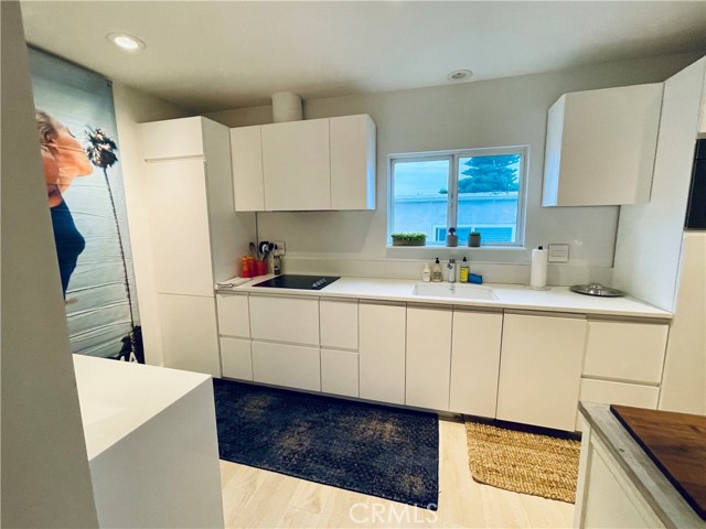 Detail Gallery Image 8 of 10 For 180 Mcknight Dr #7,  Laguna Beach,  CA 92651 - 1 Beds | 1 Baths
