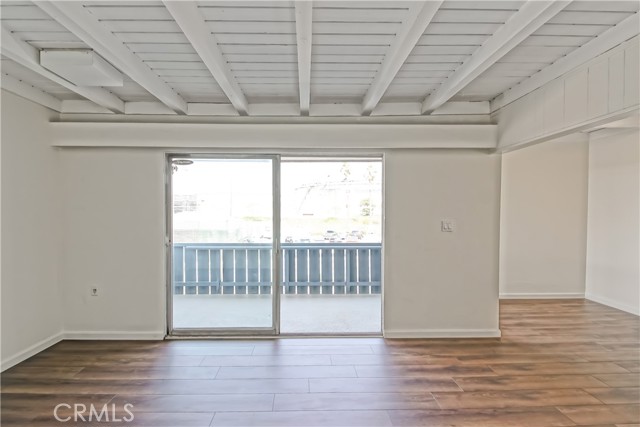 Detail Gallery Image 3 of 19 For 440 Rosecrans Ave #B,  Manhattan Beach,  CA 90266 - 2 Beds | 1 Baths