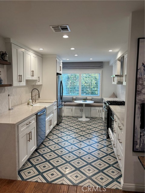 5533 Edward E Horton Lane, Encino CA: https://media.crmls.org/medias/a3ba4467-bd63-434f-9f71-b4732461394a.jpg