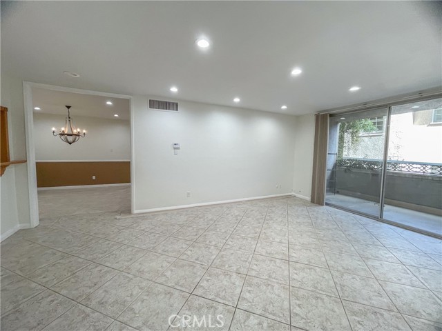 Detail Gallery Image 10 of 52 For 15248 Dickens St #105,  Sherman Oaks,  CA 91403 - 2 Beds | 2 Baths