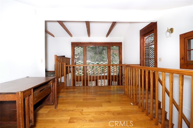 Detail Gallery Image 13 of 36 For 9860 Yoakum Dr, Beverly Hills,  CA 90210 - 1 Beds | 2 Baths