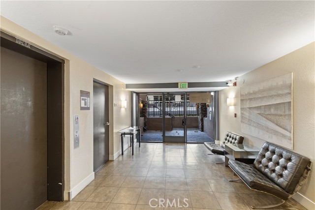 Detail Gallery Image 34 of 52 For 21400 Burbank Bld #313,  Woodland Hills,  CA 91367 - 2 Beds | 2 Baths