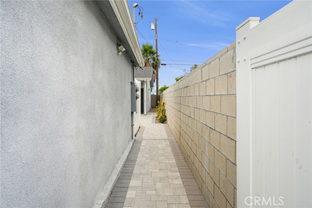 8227 Ben Avenue, North Hollywood CA: https://media.crmls.org/medias/a3bb412d-2c31-47cd-a1b0-5980b54e35e9.jpg