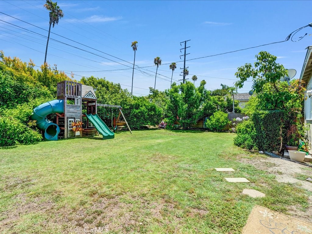 https://media.crmls.org/medias/a3bb6e3c-5763-4a61-b9cb-1821eeb0db59.jpg?preset=X-Large