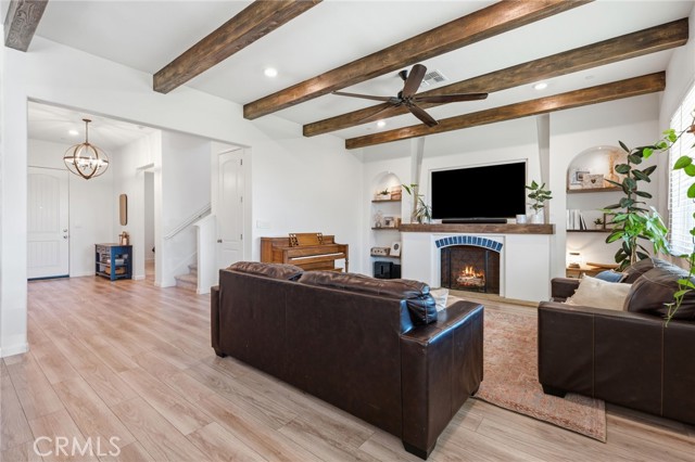 Detail Gallery Image 9 of 59 For 588 Overstone Ave, Madera,  CA 93636 - 5 Beds | 2/1 Baths