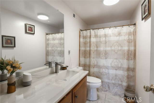 5295 Bronson Way, Riverside CA: https://media.crmls.org/medias/a3bec8b4-6eda-4bd8-bf9f-20b2bac21deb.jpg