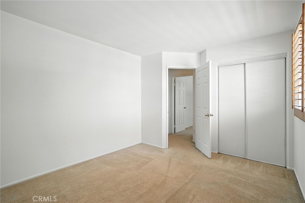 https://media.crmls.org/medias/a3bf3087-cdbd-4d84-8eb8-5684f57c5e07.jpg?preset=X-Large