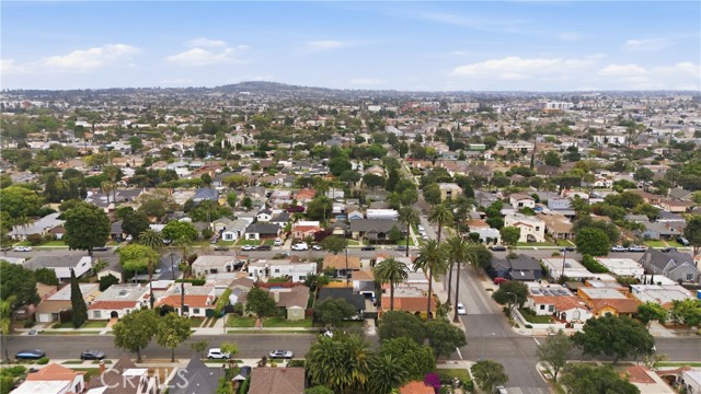 Detail Gallery Image 8 of 42 For 2010 Golden, Long Beach,  CA 90806 - 3 Beds | 2 Baths