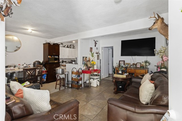 Detail Gallery Image 8 of 41 For 637 N Anna Dr, Anaheim,  CA 92805 - – Beds | – Baths