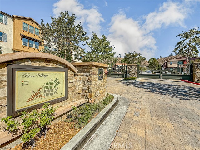 26707 Lexington Lane, Saugus CA: https://media.crmls.org/medias/a3bfb679-db03-4d10-9d4a-7eb3aae6a373.jpg