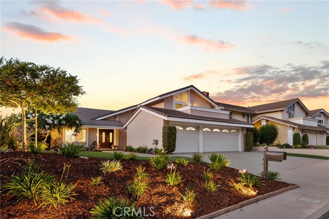 536 S Tumbleweed Road, Anaheim Hills CA: https://media.crmls.org/medias/a3bfb8c9-828e-406c-9fea-a4694adf0504.jpg