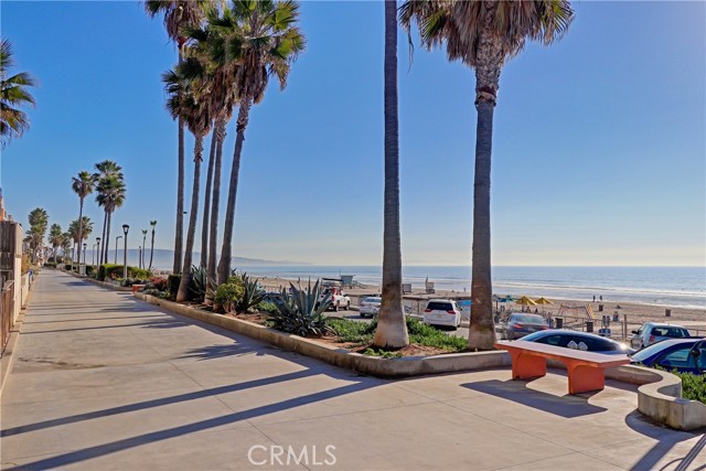 Detail Gallery Image 10 of 11 For 4117 Ocean Dr, Manhattan Beach,  CA 90266 - – Beds | – Baths