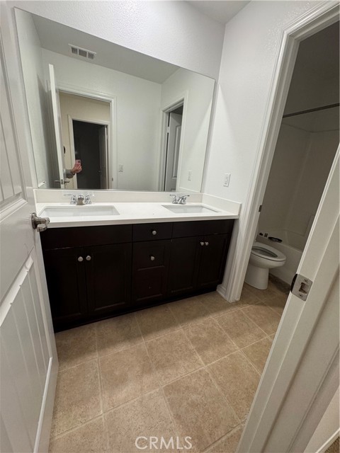 Detail Gallery Image 7 of 14 For 13969 Agua Clara Cir, Corona,  CA 92880 - 3 Beds | 2/1 Baths