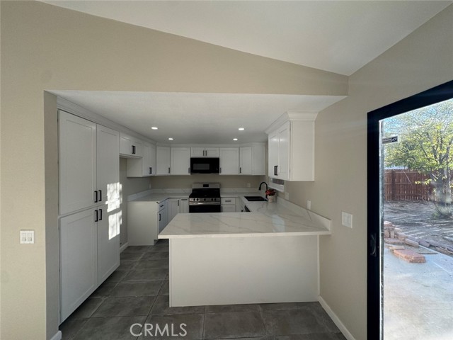 15012 Chuparosa, Victorville CA: https://media.crmls.org/medias/a3c15490-a3aa-43c8-9502-1d093e0b47a6.jpg