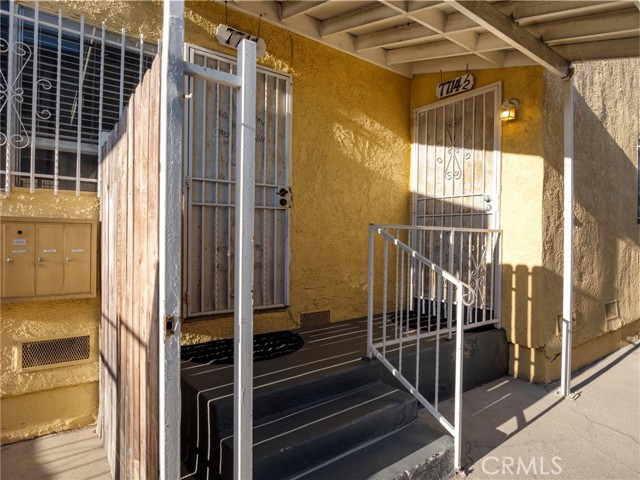 7714 S Broadway, Los Angeles CA: https://media.crmls.org/medias/a3c30334-bbe1-4ab9-9b31-a61d23d5efbf.jpg