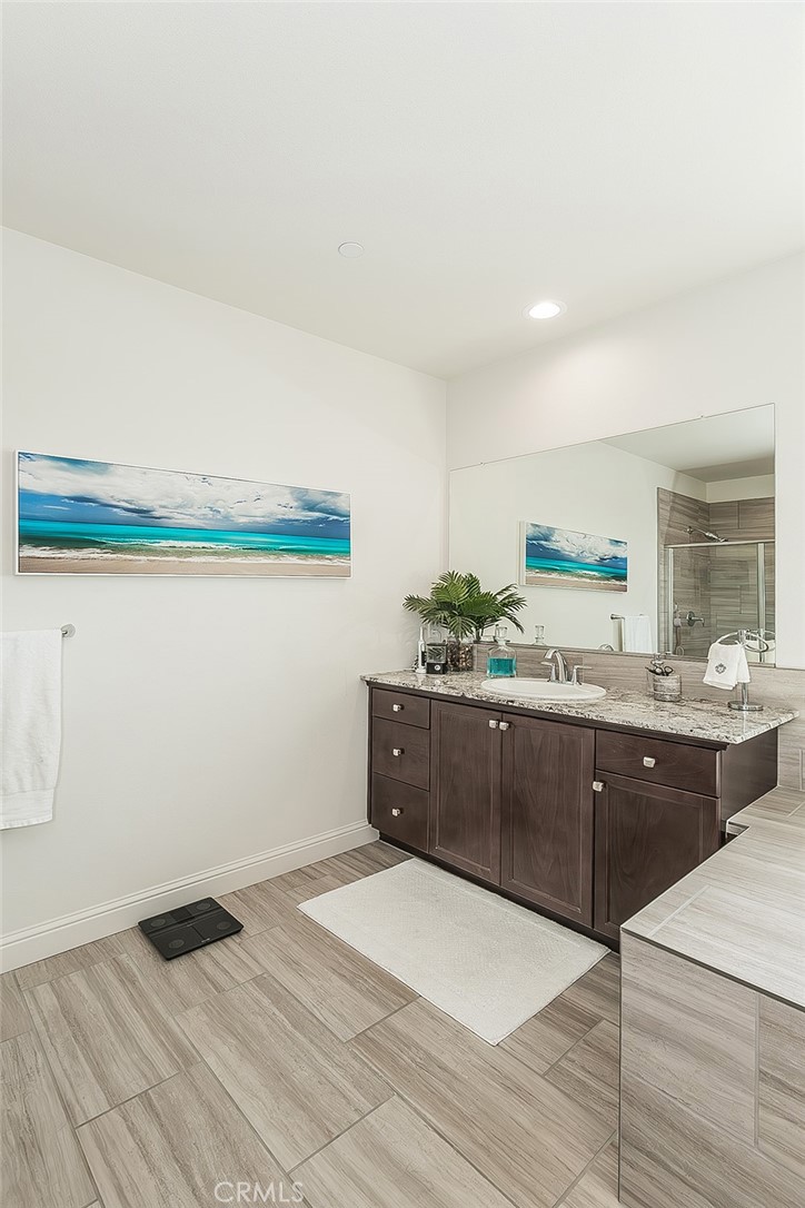 https://media.crmls.org/medias/a3c3dad5-befd-4d5e-9795-2e21a5edb3bd.jpg?preset=X-Large