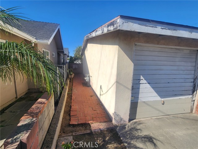 Detail Gallery Image 3 of 13 For 812 N Euclid, Santa Ana,  CA 92703 - 6 Beds | 3 Baths