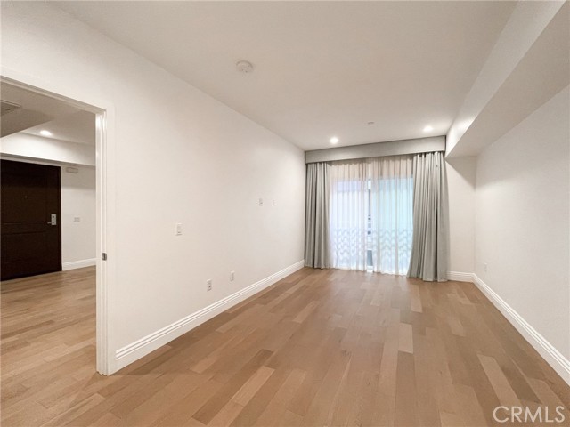 Detail Gallery Image 7 of 17 For 2939 Leeward Ave #419,  Los Angeles,  CA 90005 - 1 Beds | 2 Baths