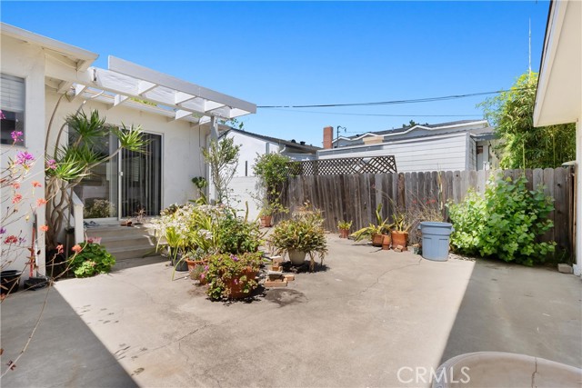 308 Flower Street, Costa Mesa CA: https://media.crmls.org/medias/a3c4a74d-4f26-4afa-b13e-2a98b0da30bd.jpg