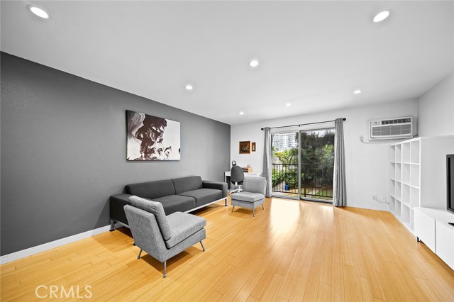 1222 N Olive Dr, West Hollywood CA: https://media.crmls.org/medias/a3c4e55c-ea1c-4e1b-85c7-28d1e20c1c3f.jpg