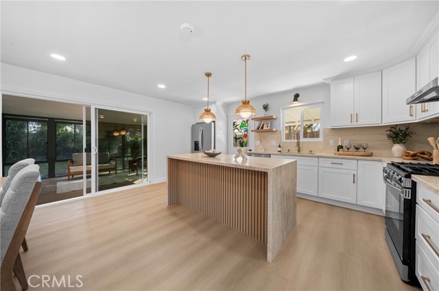 Detail Gallery Image 10 of 34 For 1120 Sesmas, Monrovia,  CA 91016 - 4 Beds | 2 Baths