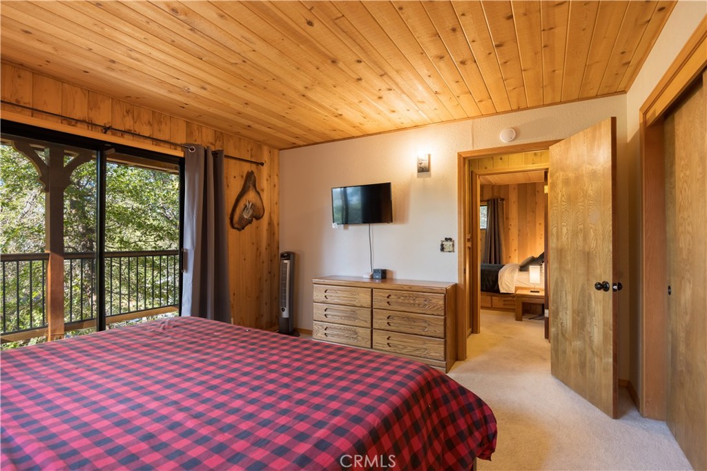 https://media.crmls.org/medias/a3c6147a-5ea3-4b3f-be62-354978dfe64e.jpg?preset=X-Large