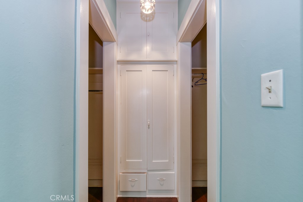 https://media.crmls.org/medias/a3c637ae-0db2-431c-ae75-384c9ac57778.jpg?preset=X-Large